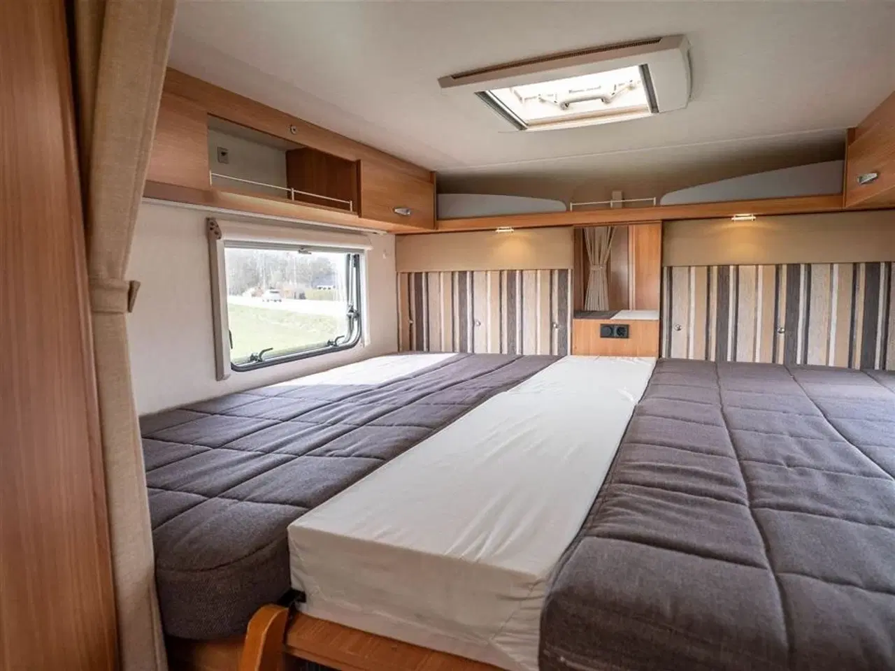 Billede 30 - 2012 - Knaus Sport 700 TI   Knaus 700 Sport – Veludstyret og klar til nye eventyr! Sælges til CVR