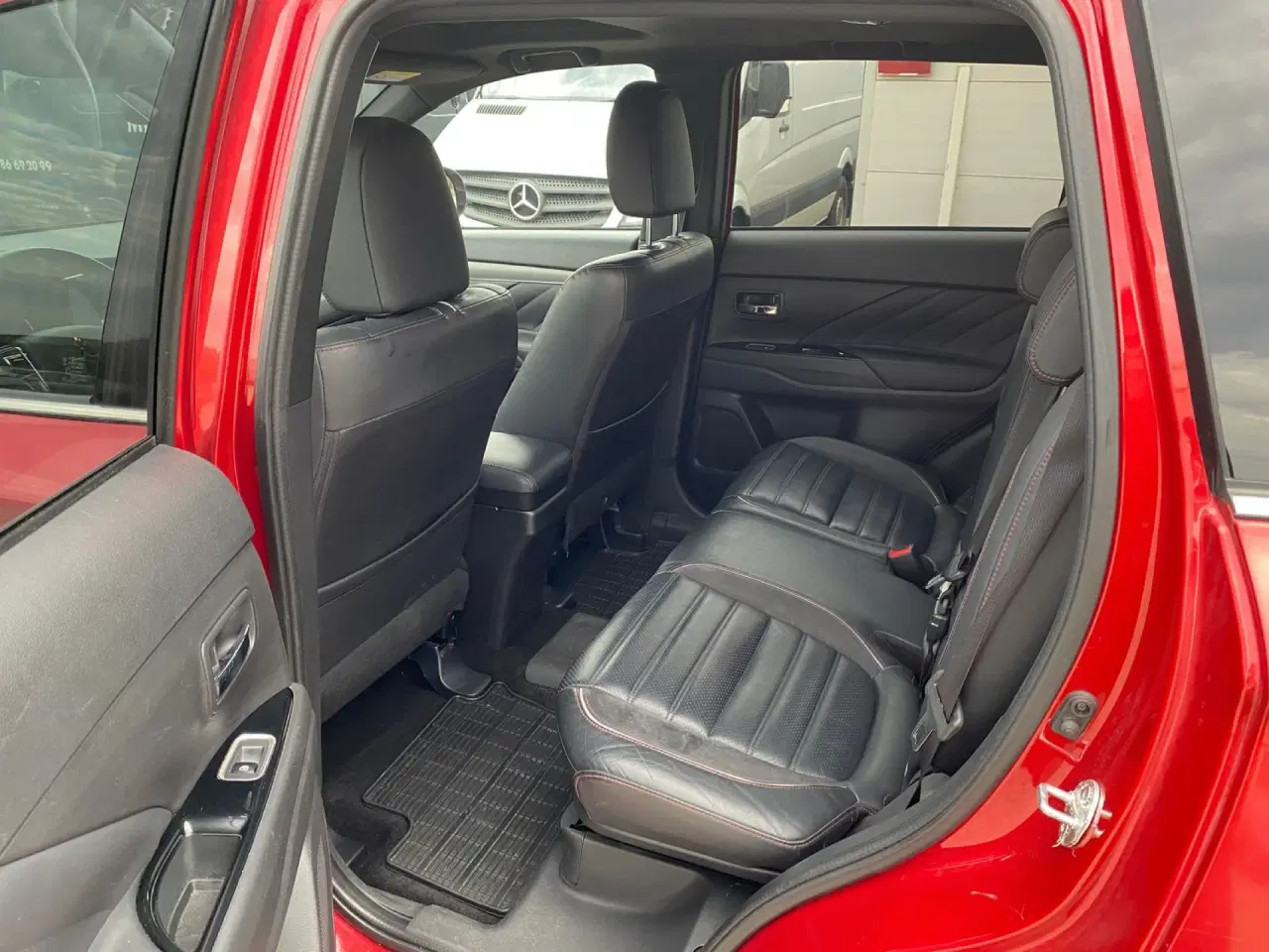 Billede 3 - Mitsubishi Outlander 2,0 PHEV  Plugin-hybrid Instyle 4WD 200HK 5d 6g Trinl. Gear
