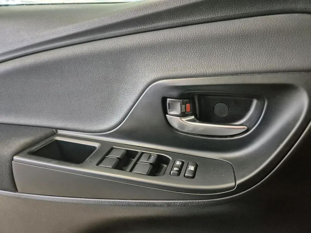 Billede 18 - Toyota Yaris 1,5 Hybrid H2 Limited E-CVT 100HK 5d Trinl. Gear