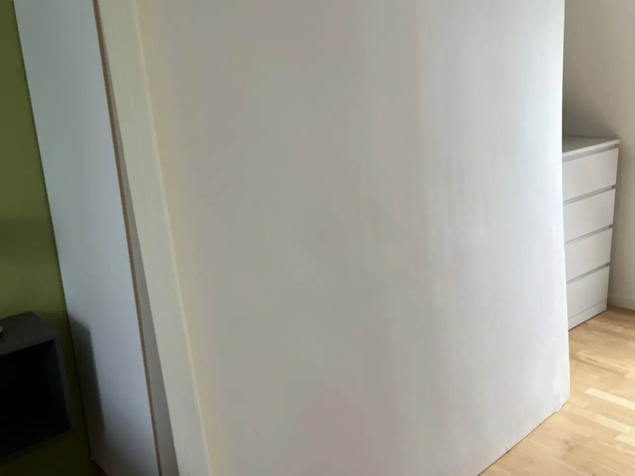 Billede 2 - Springmadraskerne, fast