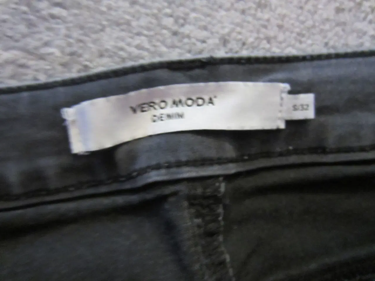 Billede 3 - Mørke Jeans fra Vero Moda i str. S / 32
