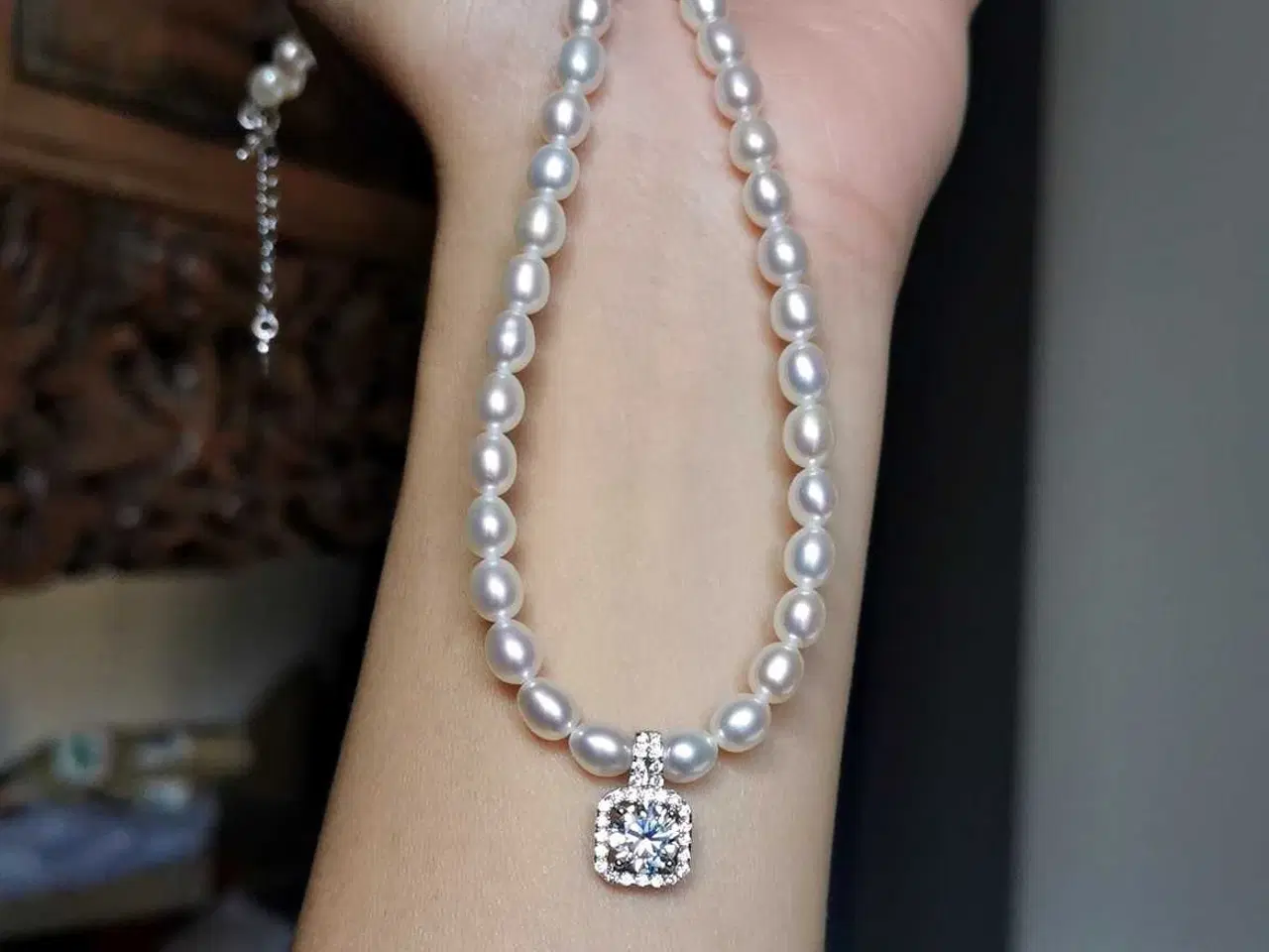 Billede 2 - Sølv ferskvandsperlehalskæde med moissanitvedhæng