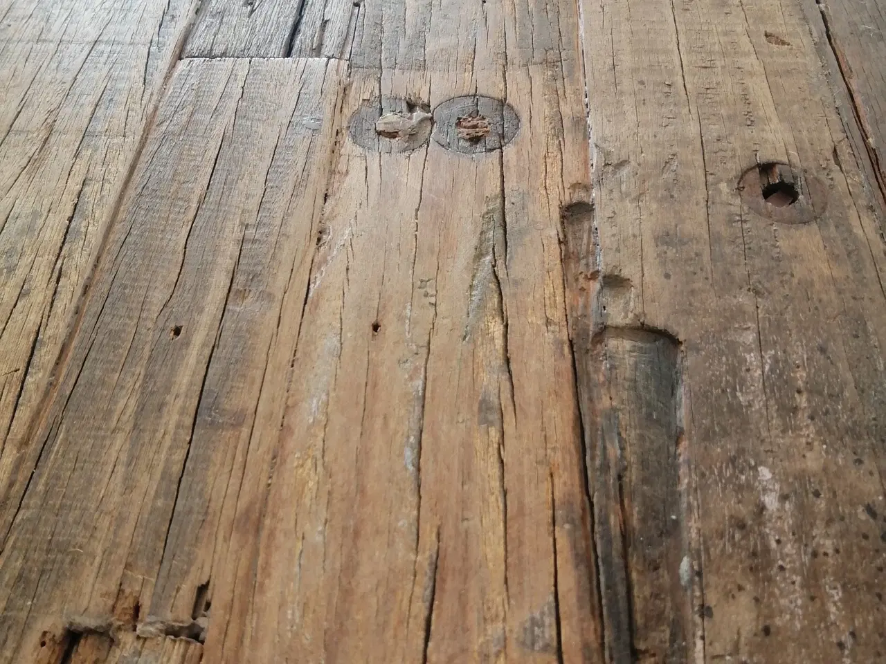 Billede 3 - Smukt, helt unikt langbord sælges