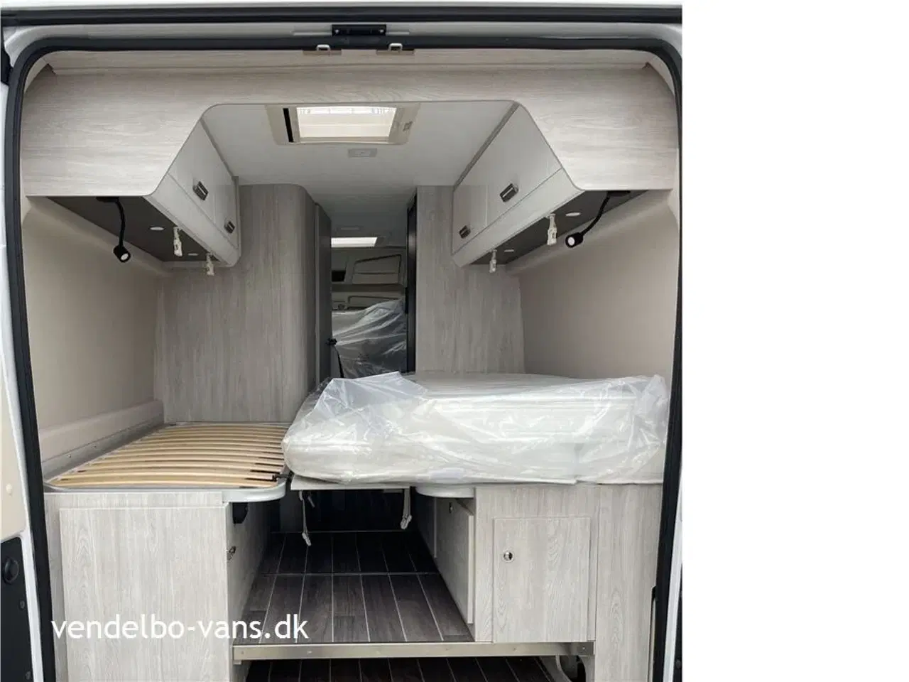 Billede 8 - 2024 - Rollerteam Livingstone DUO Sport   CamperVan med opklapbare enkeltsenge