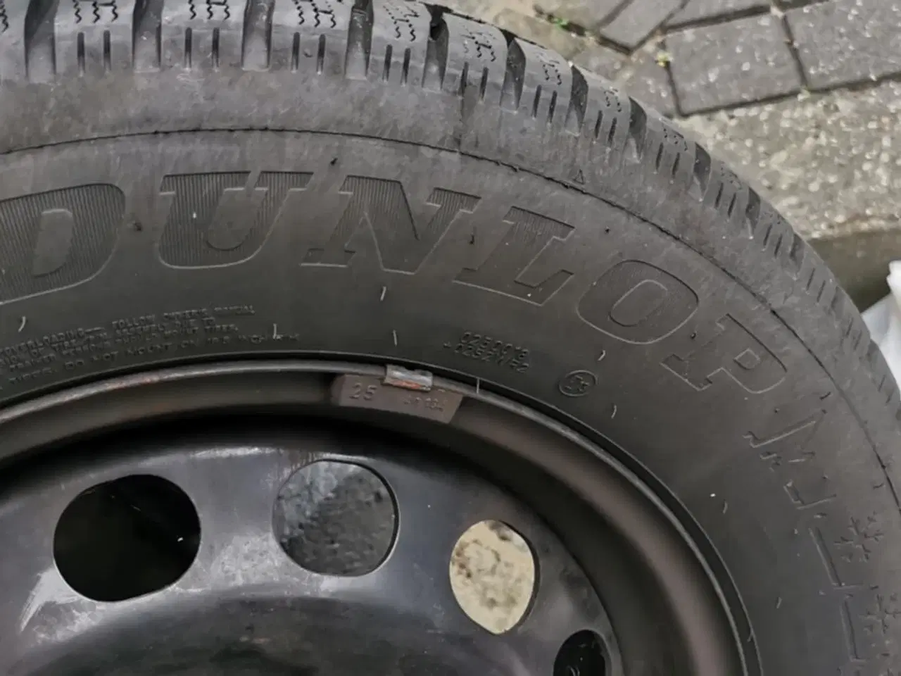 Billede 2 - Dunlop Vinterdæk 16”