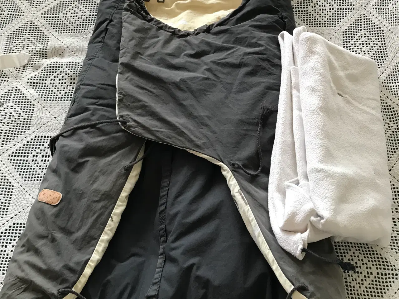 Billede 1 - Voksi pose + barnevogns seler