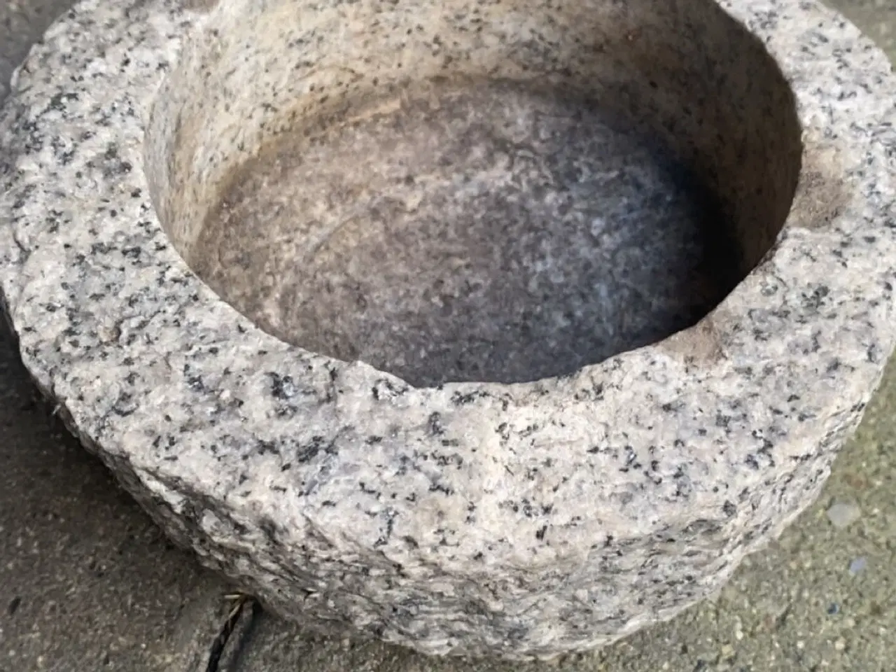 Billede 2 - Granitskål rund udendørs skål grå