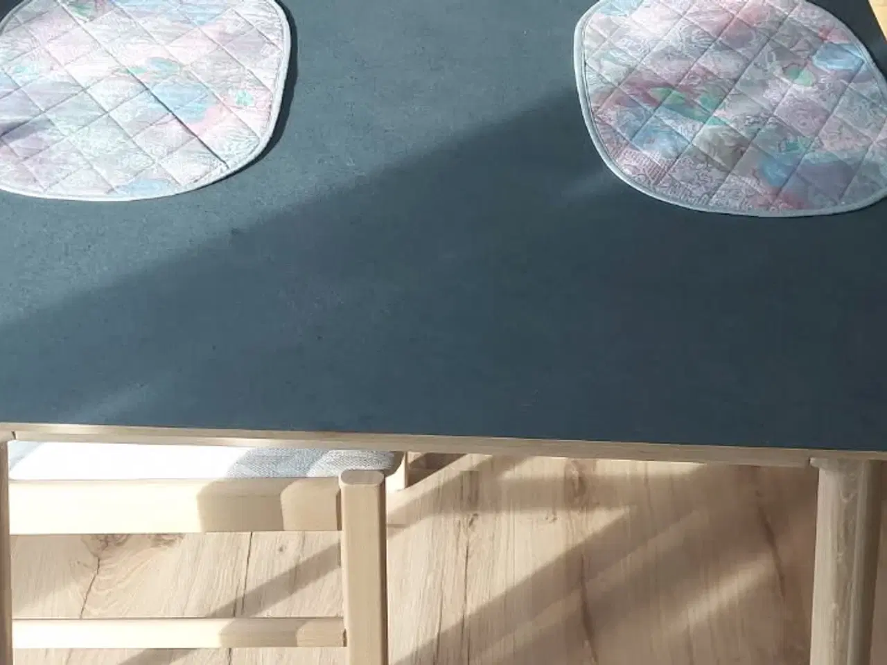 Billede 1 - Spisebord 160 cm med butterfly udtræk