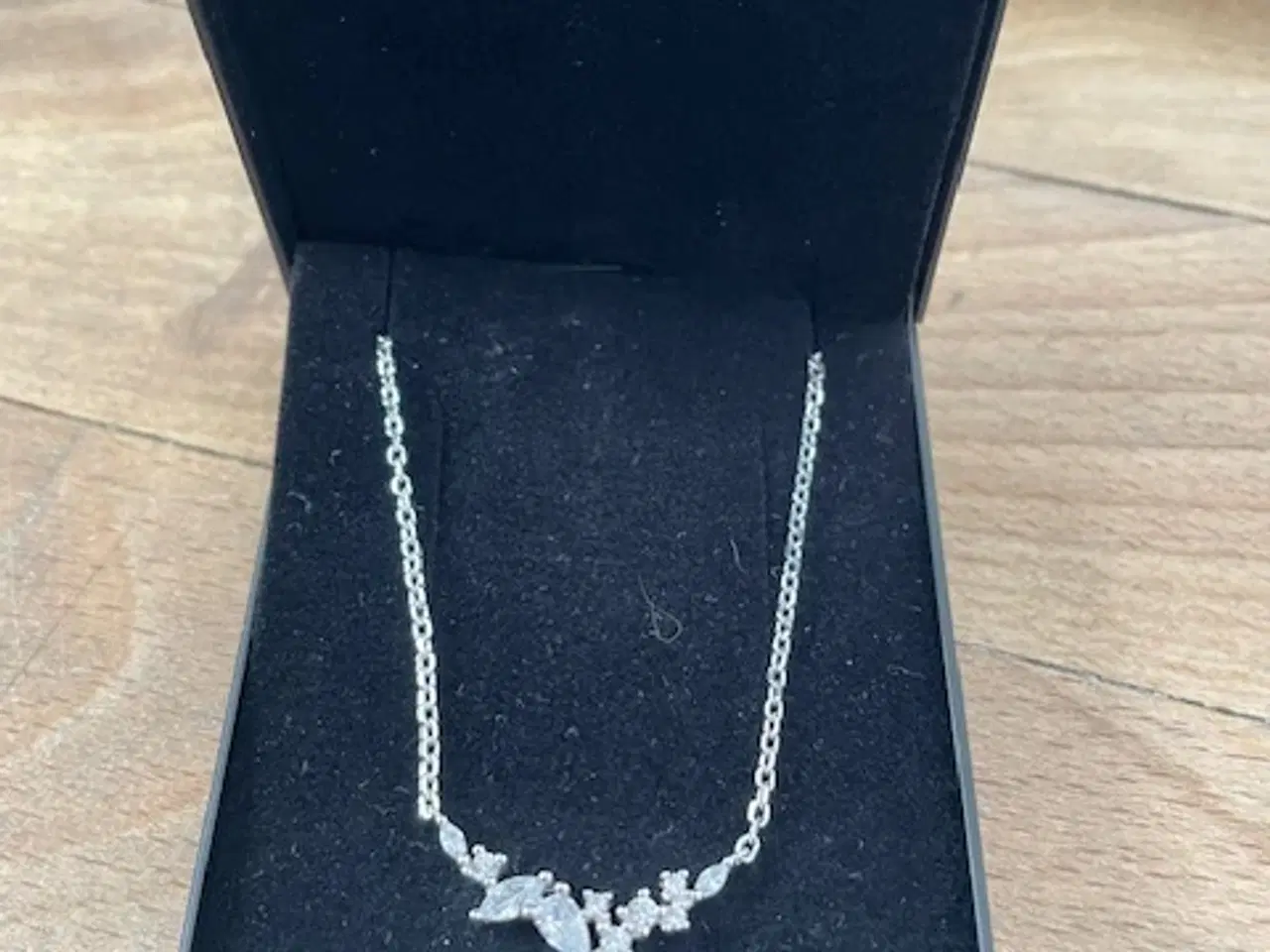 Billede 1 - Halskæde