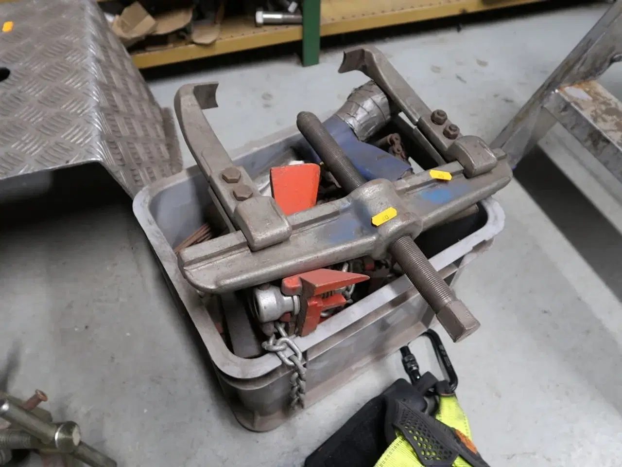 Billede 2 - Aftrækker samt div. Værktøj