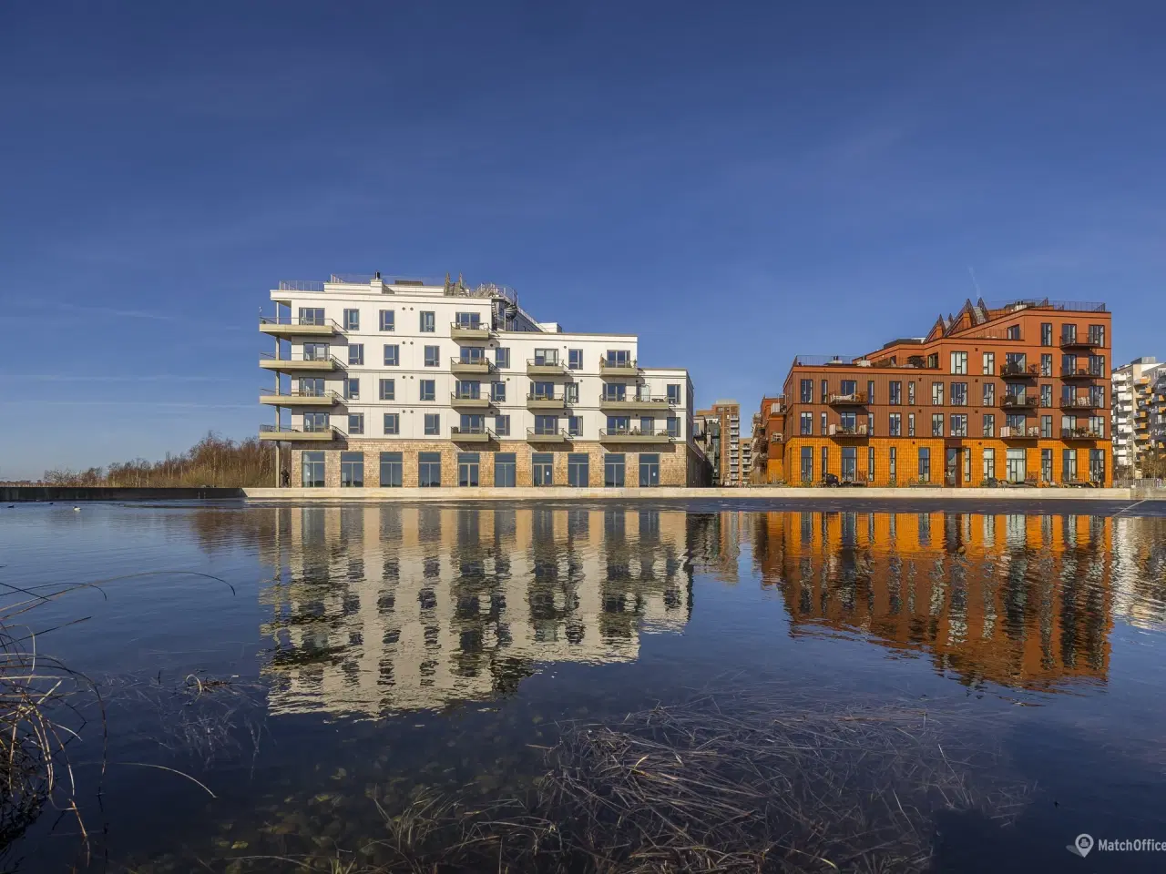 Billede 9 - 691 m² erhvervslejemål med skøn beliggenhed lige foran lille sø