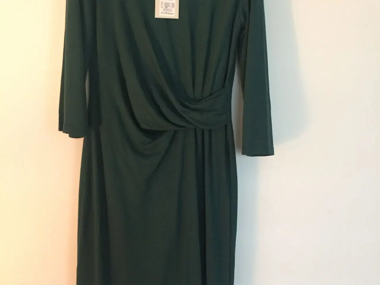 Billede 2 - Mørkegrøn kjole fra Inwear