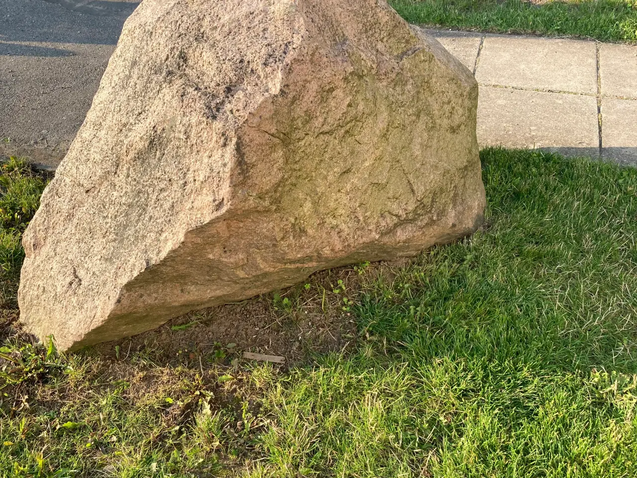 Billede 2 - Stor sten bortgives