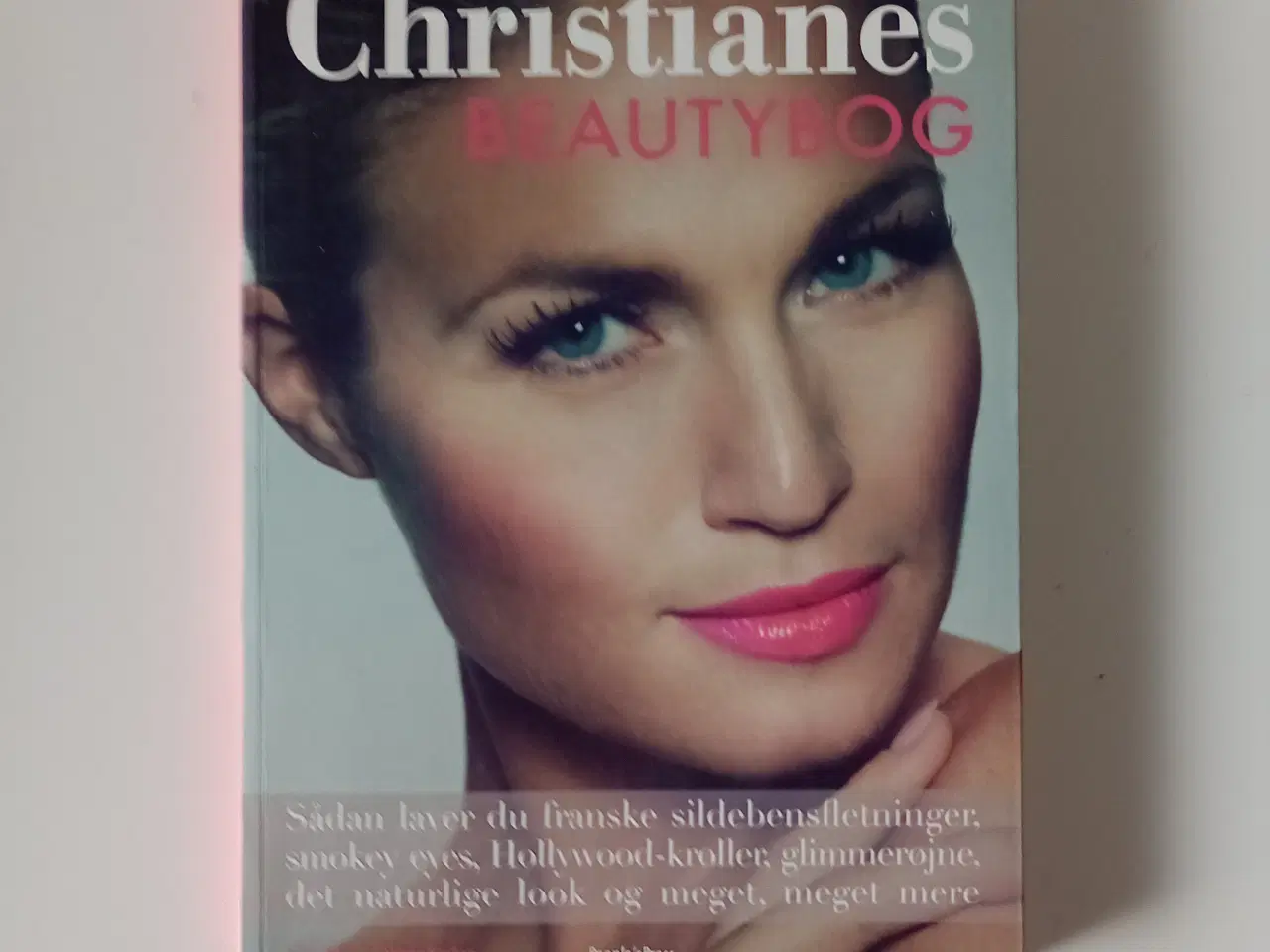 Billede 1 - Christianes Beautybog. Hår+makeup.