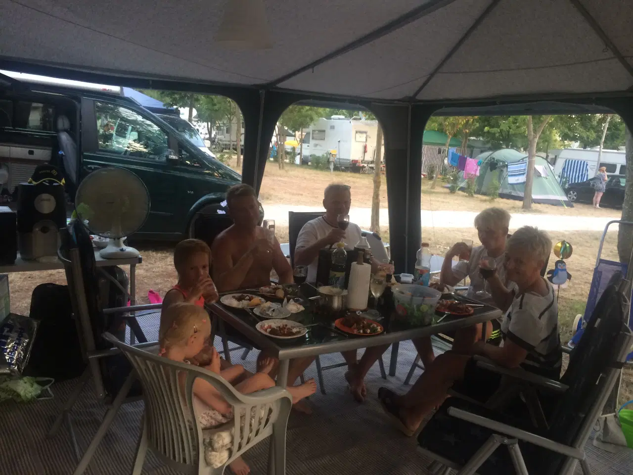 Billede 11 - Hobby campingvogn 
