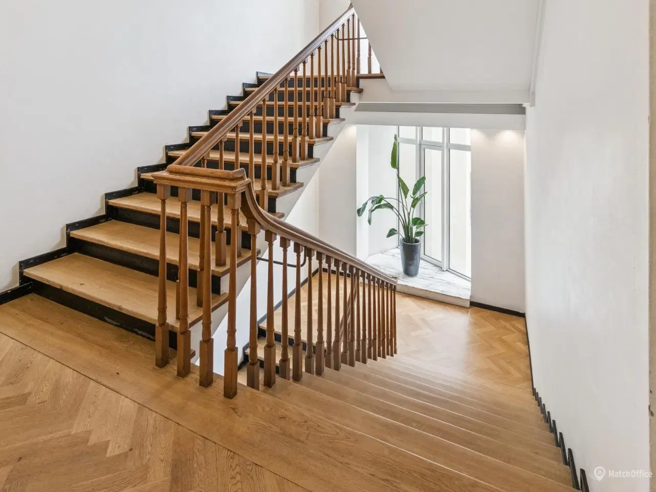 Billede 6 - Herskabeligt kontor med panorama udsigt