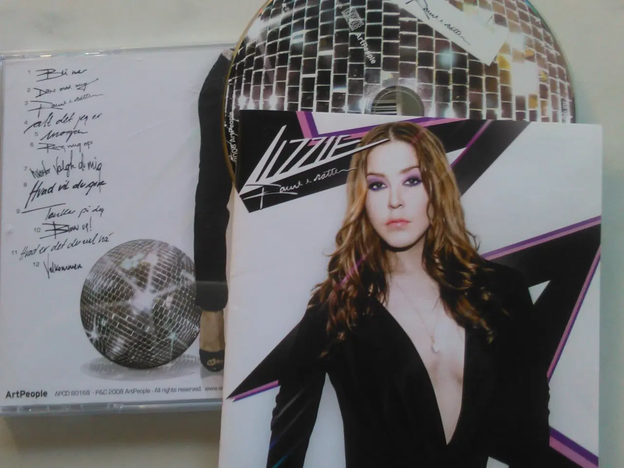 Billede 2 - LIZZIE: RAMT I NATTEN (2008 