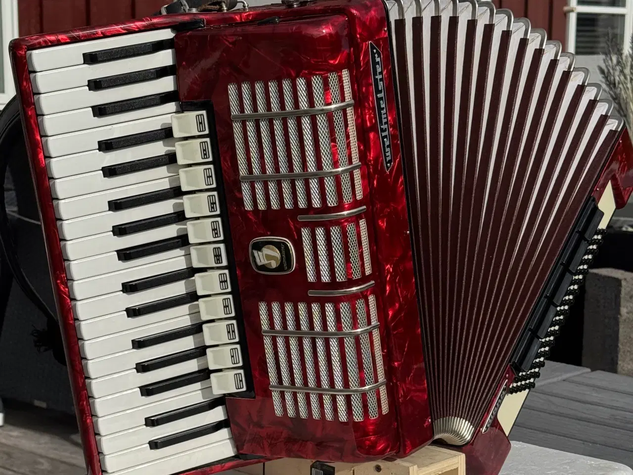 Billede 10 - Flot og velspillende Weltmeister harmonika sælges