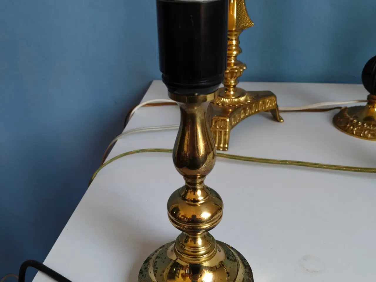 Billede 2 - Smukke vintage lamper med gylden fod.