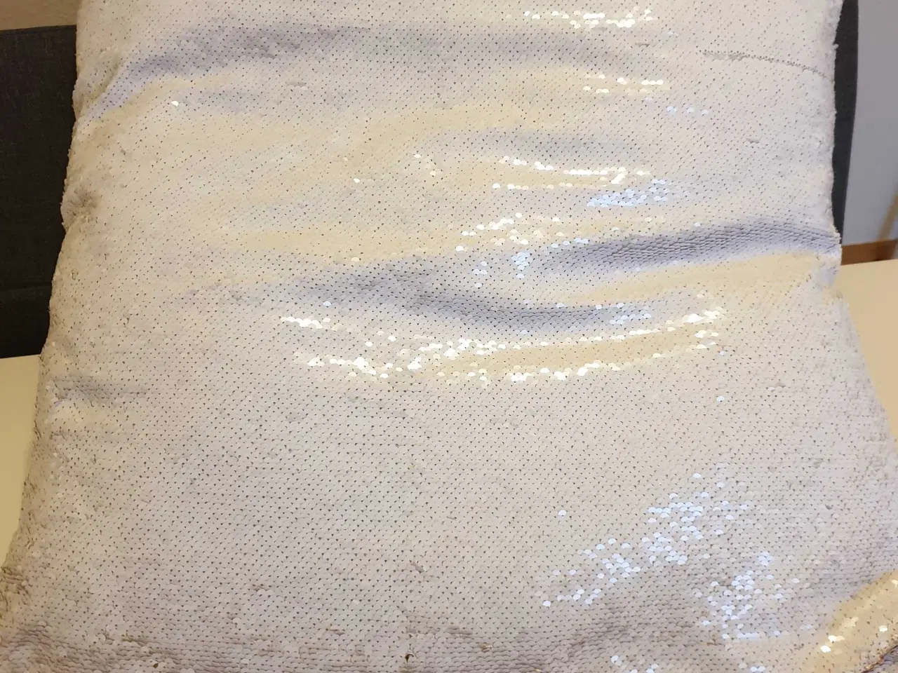 Billede 3 - Pude med pailletter