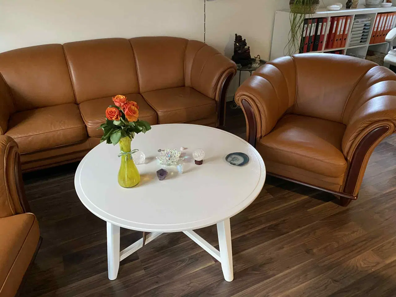 Billede 2 - Håndlavet ægte læder sofa og to stole