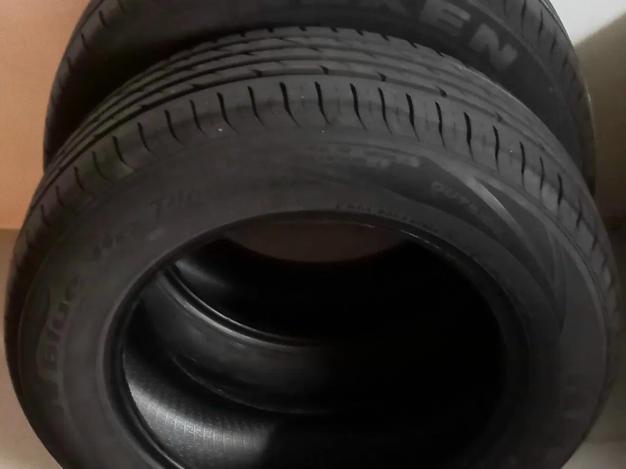 Billede 4 - Næsten nye sommerdæk med få km.