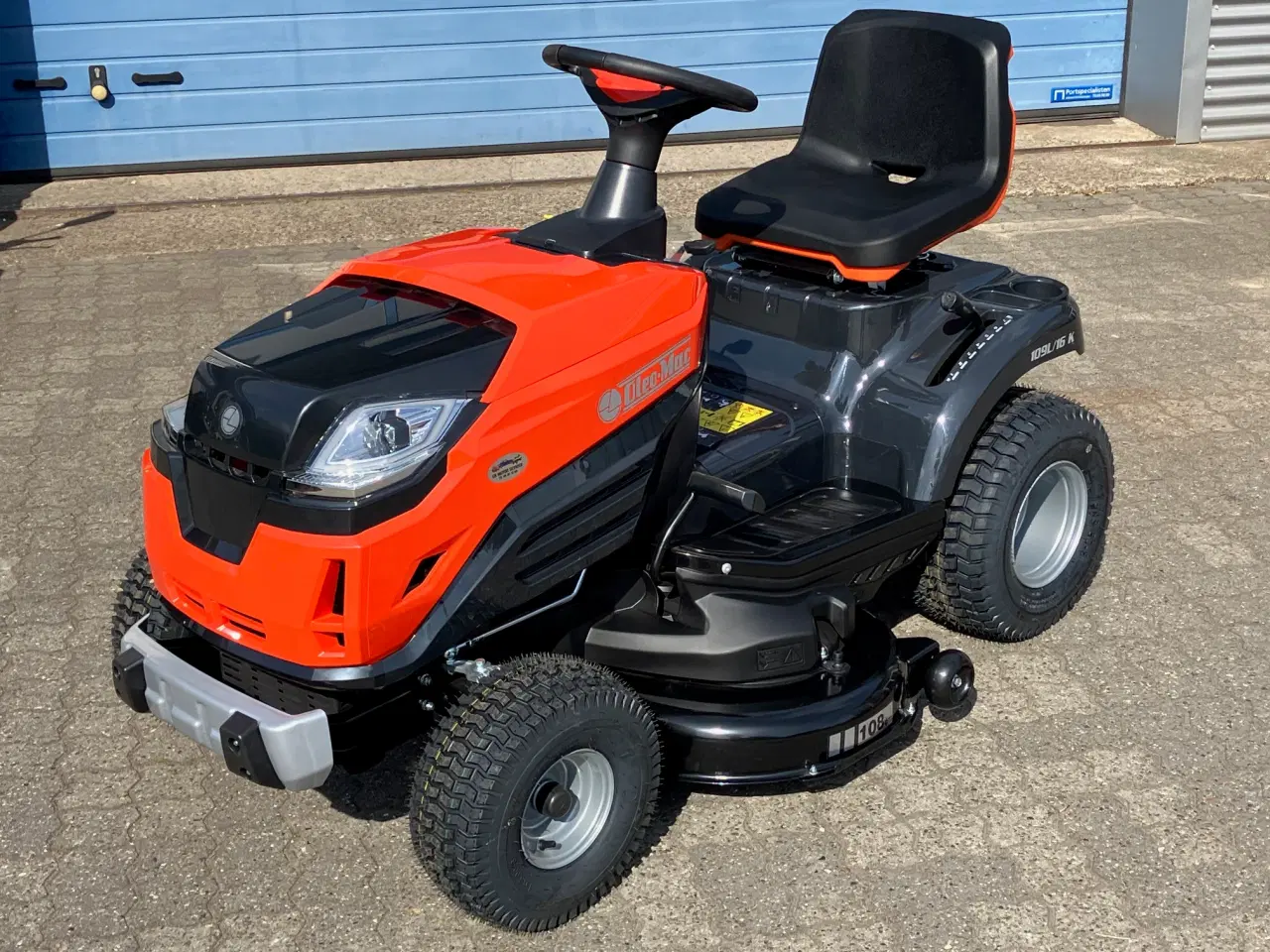 Billede 1 - Oleo Mac plænetraktor, 42", hydro