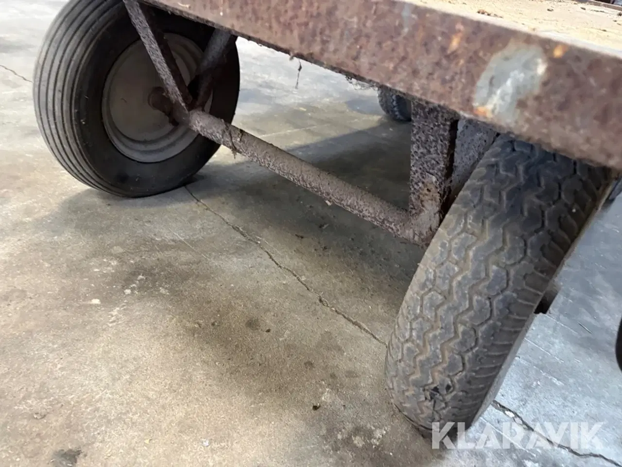 Billede 11 - Små haveredskaber og lille vogn