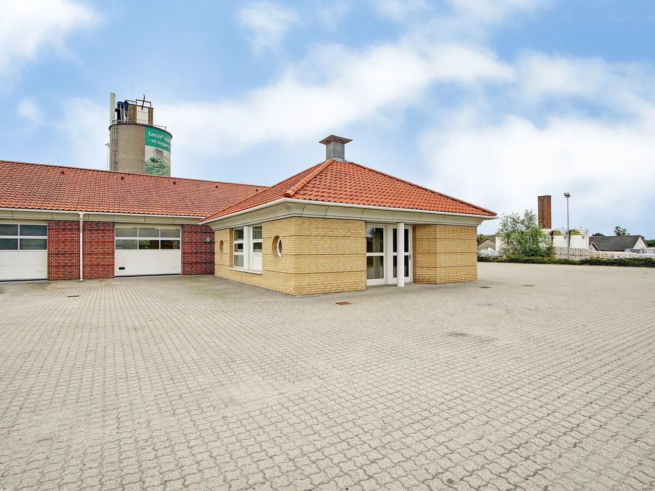 Billede 10 - Præsentabel ejendom få minutters kørsel fra E47/E20 afkørsel 30