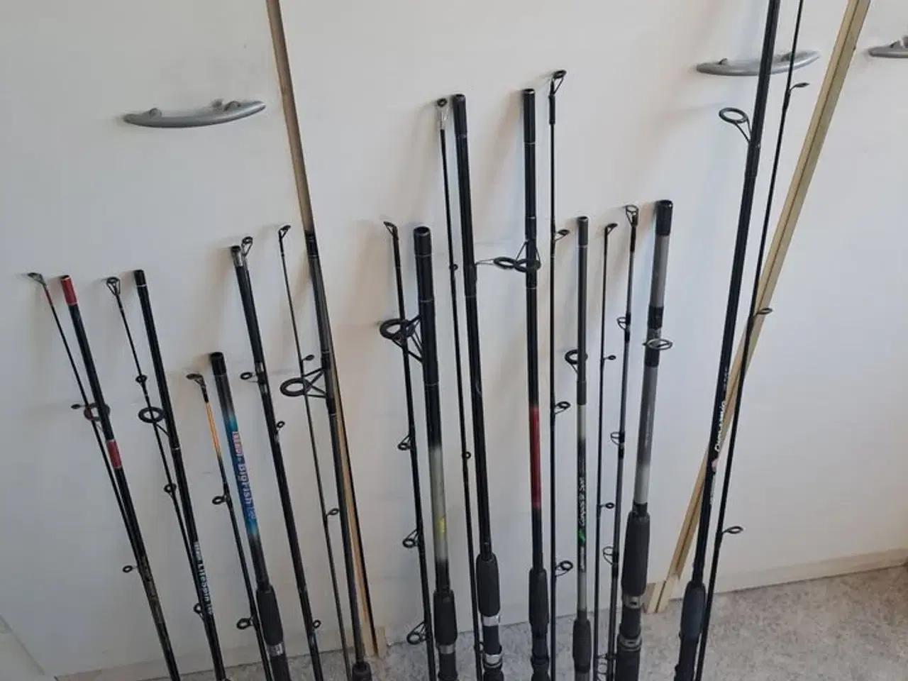 Billede 1 - Fiskestænger stk pris 75-100 kr
