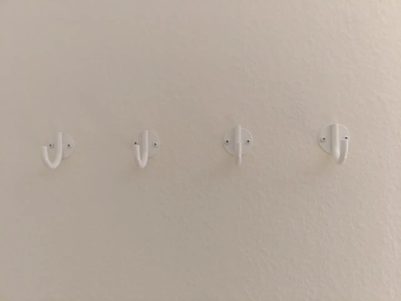 Billede 2 - Garderobe kroge, 4 stk