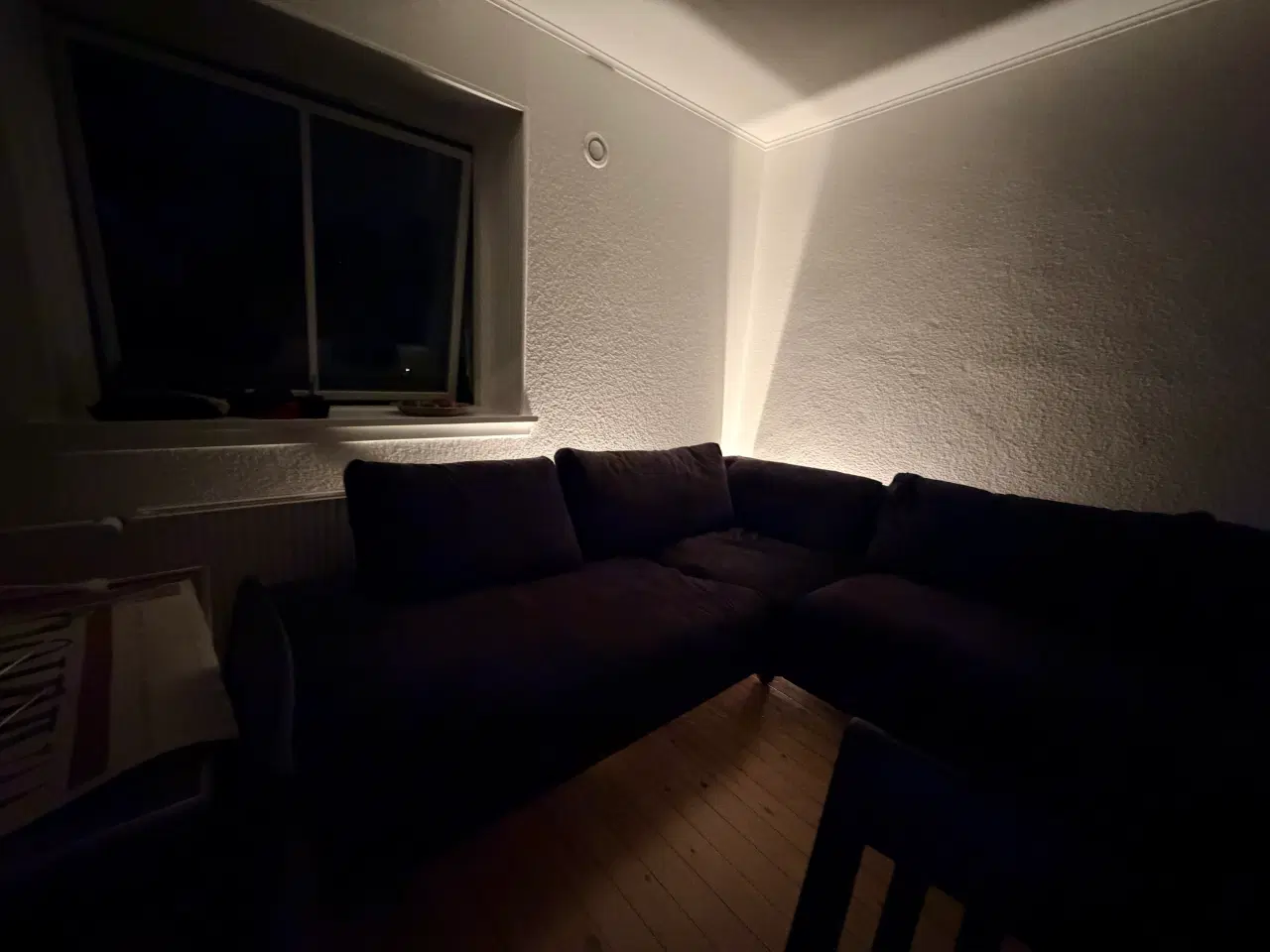 Billede 3 - Mørk velour sofa