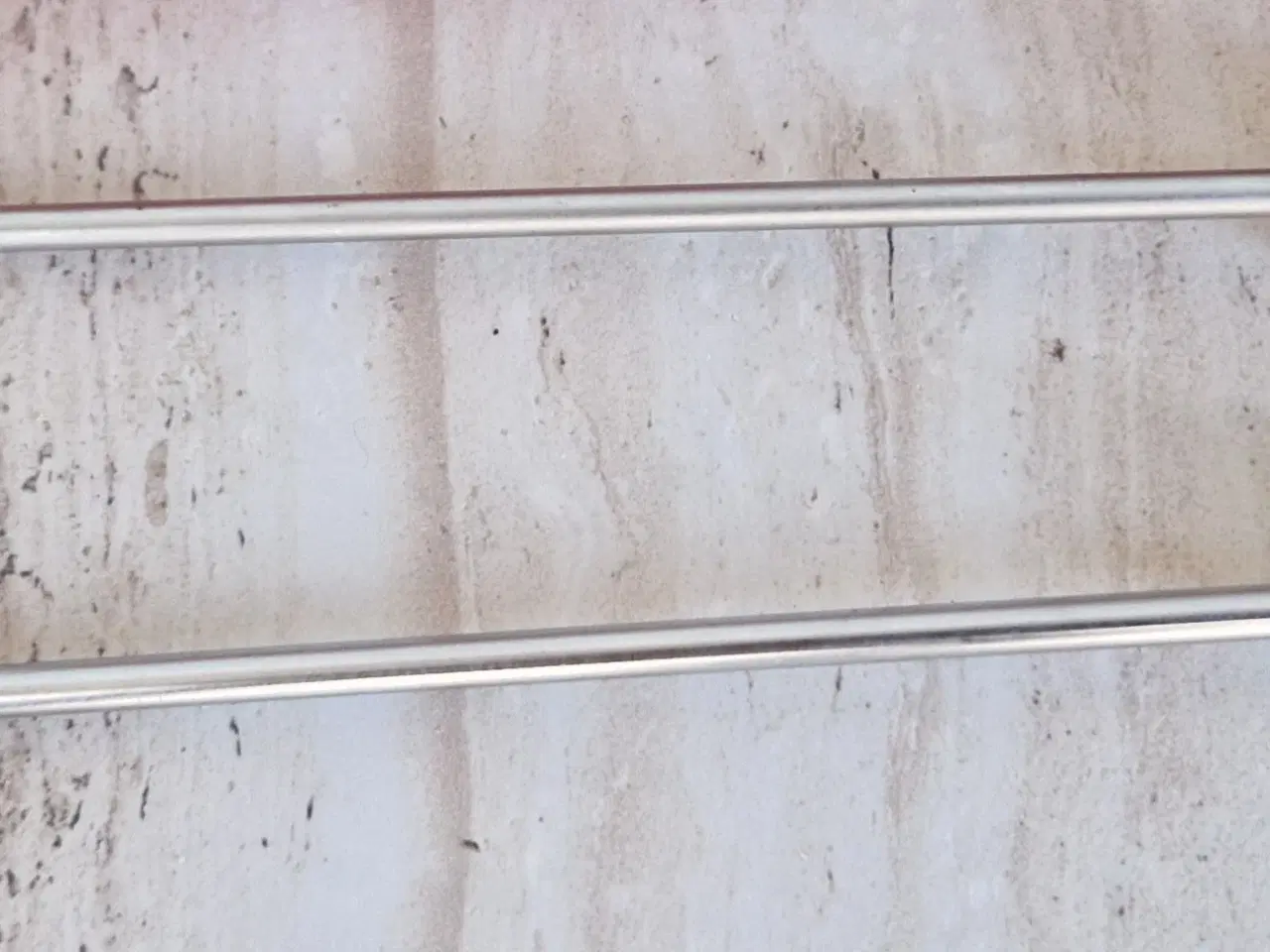 Billede 5 - Værktøjskasse hård Plast+2 Skruetrækkere+tilbehør