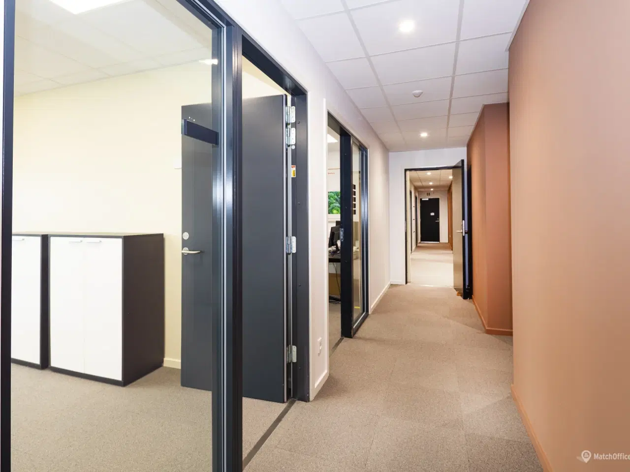 Billede 14 - Velbeliggende nyere moderne kontorlokaler med fælles kantineordning