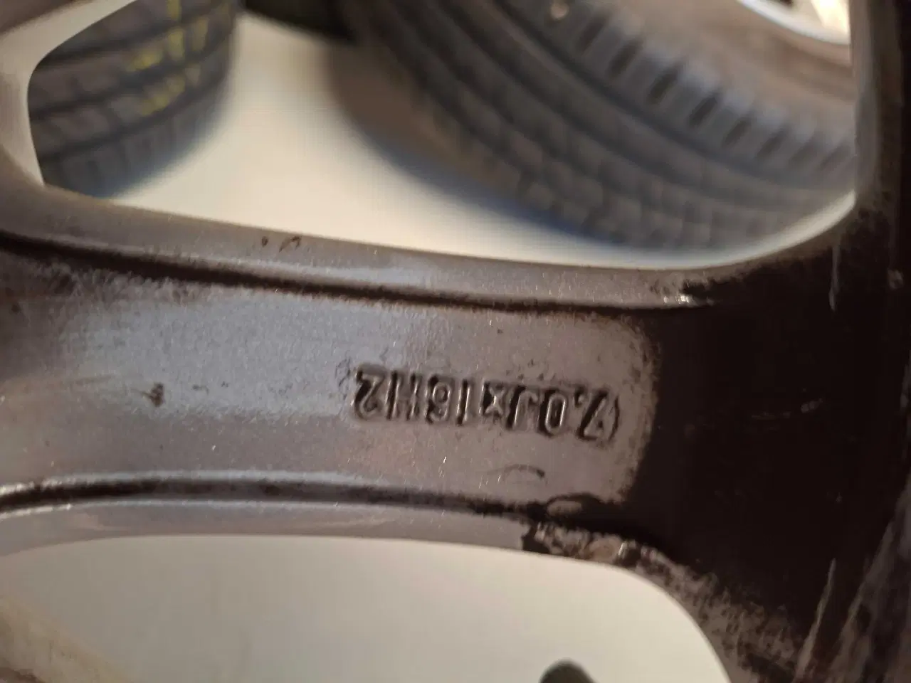 Billede 3 - Ford 16 tommer alufælge med næsten nye dæk