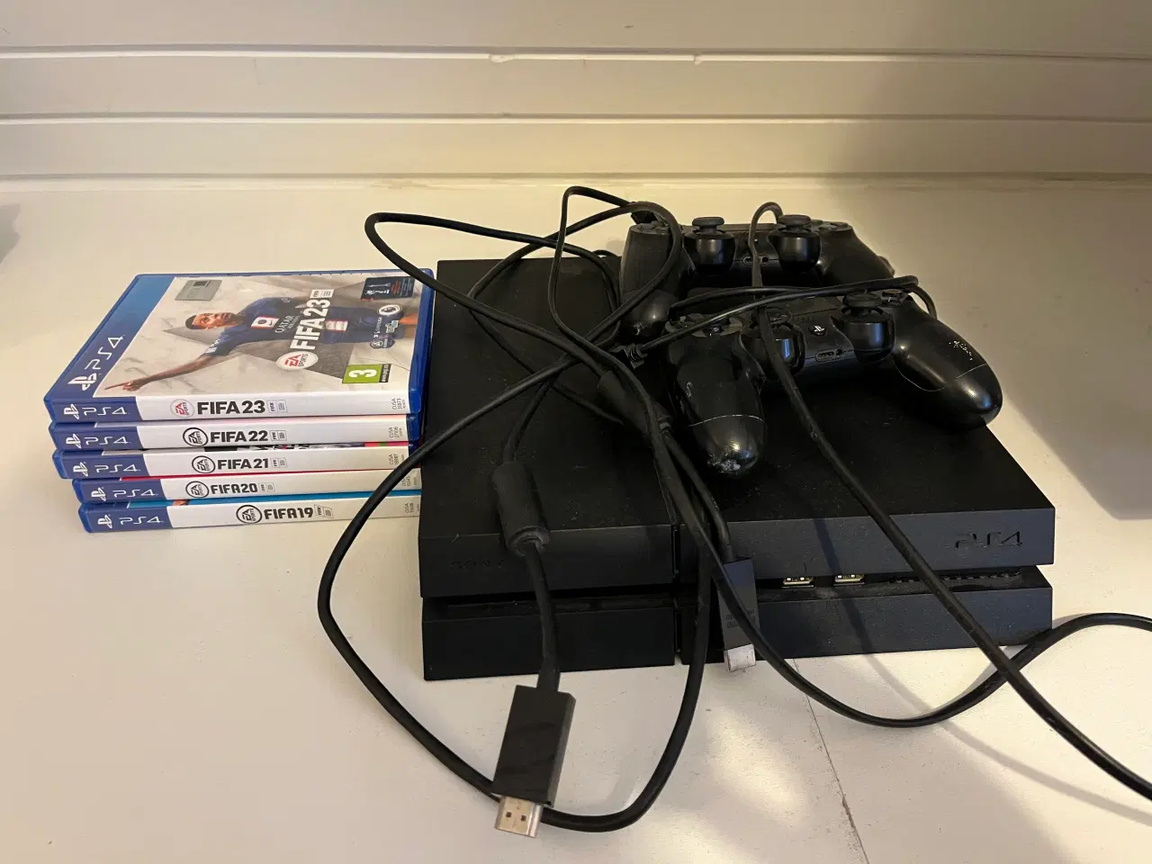 Billede 1 - PS4-konsol inkl.5 spil