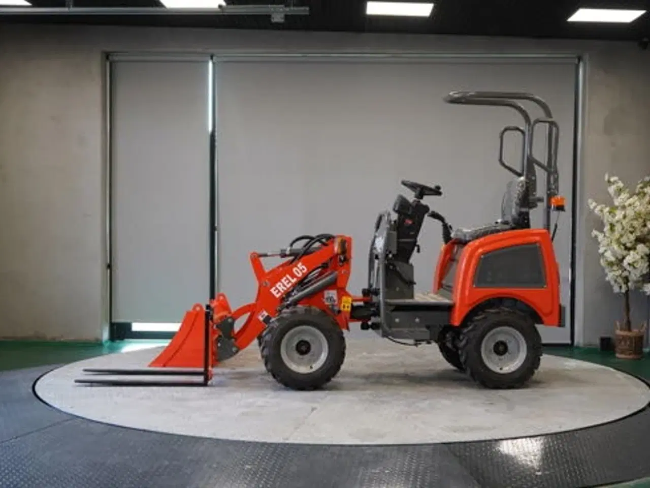 Billede 2 - MINILÆSSER – ELEKTRISK 4X4 på auktion