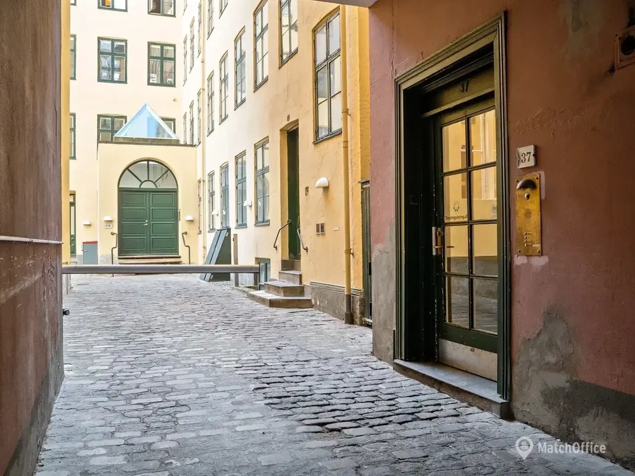 Billede 3 - Parkeringsplads 7 udlejes – Løngangstræde 37. København K