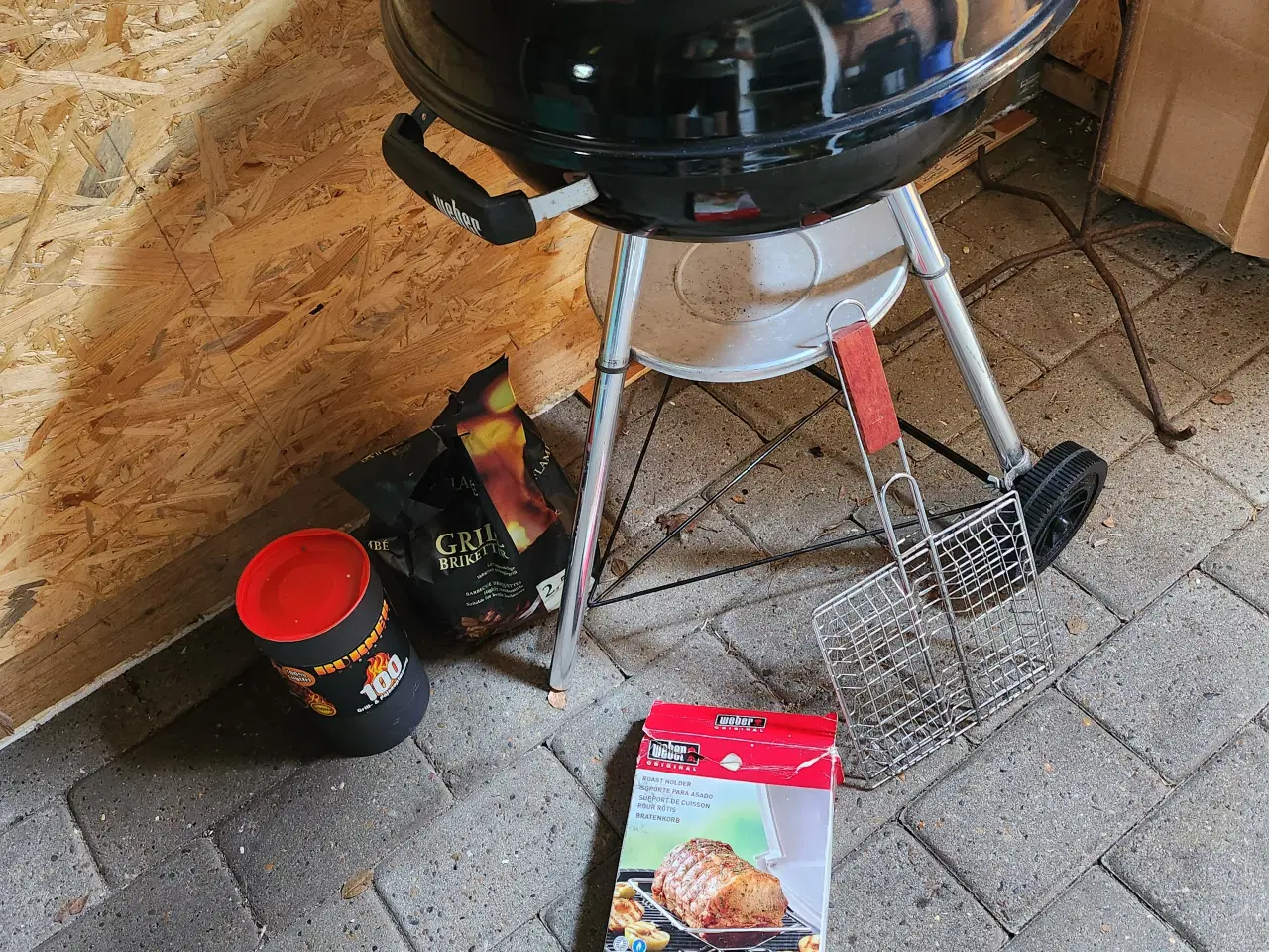 Billede 2 - Weber kugle grill medfølger div ting 