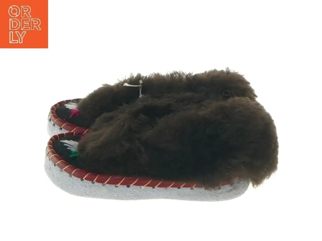 Billede 1 - Børnesutsko med pels (str. 29 )