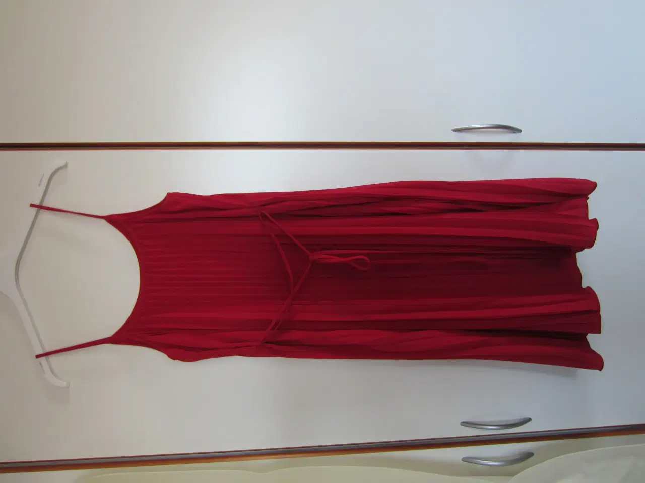 Billede 5 - Flot rød kjole i str. 38