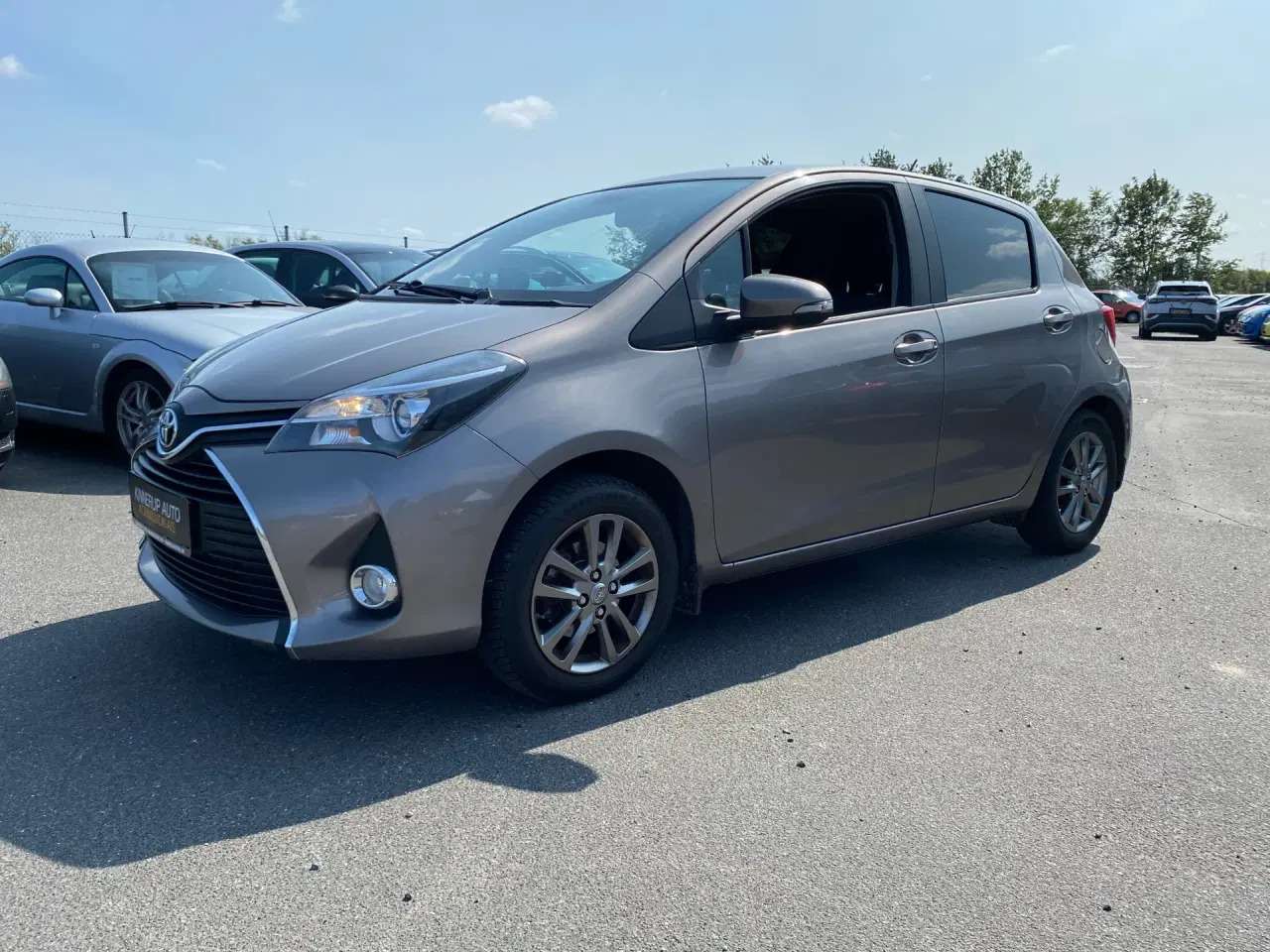 Billede 2 - Toyota Yaris 1,3 VVT-I T2 Komfortpakke Sportspakke 100HK 5d 6g
