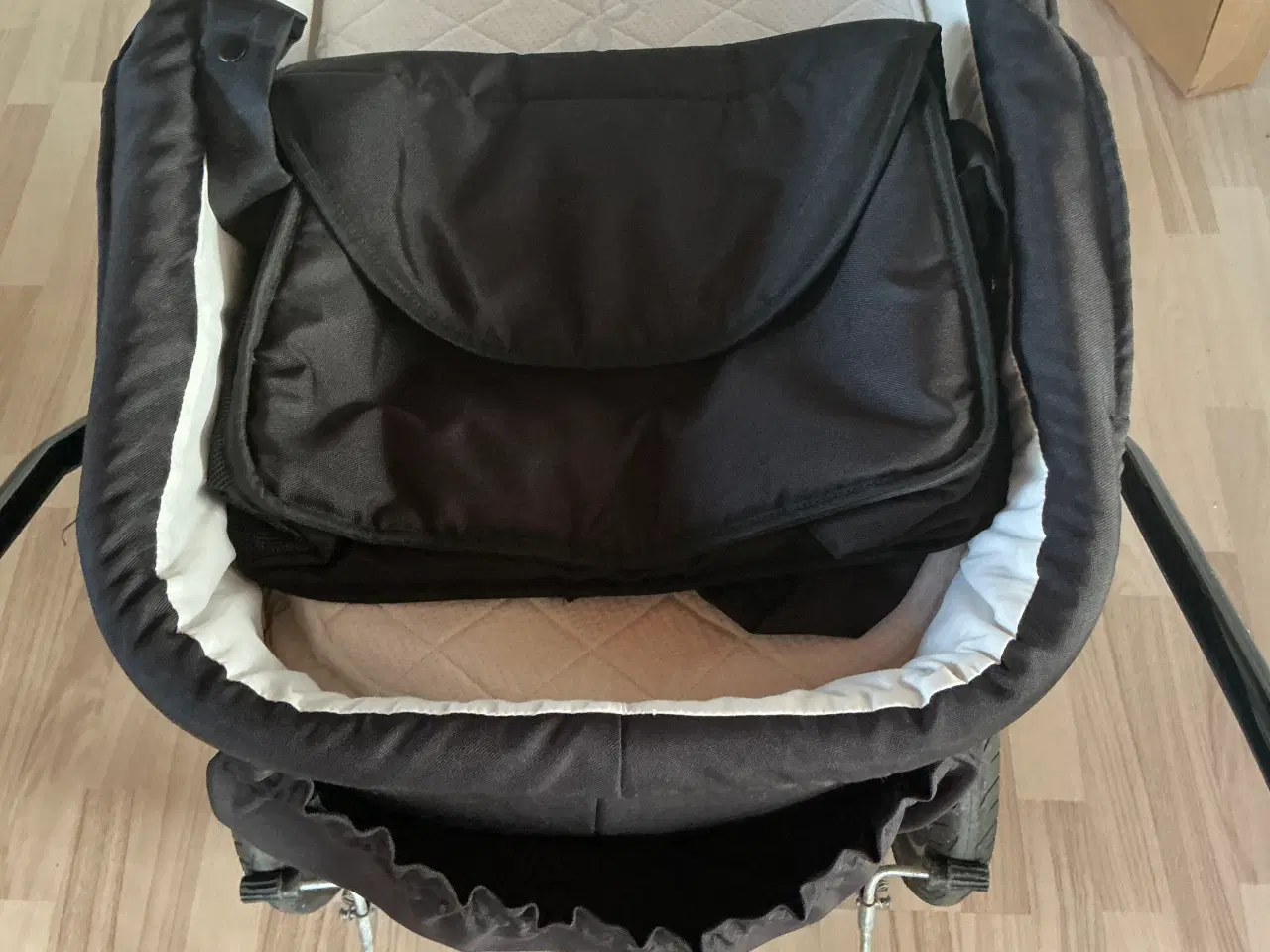 Billede 1 - Barnevogn 