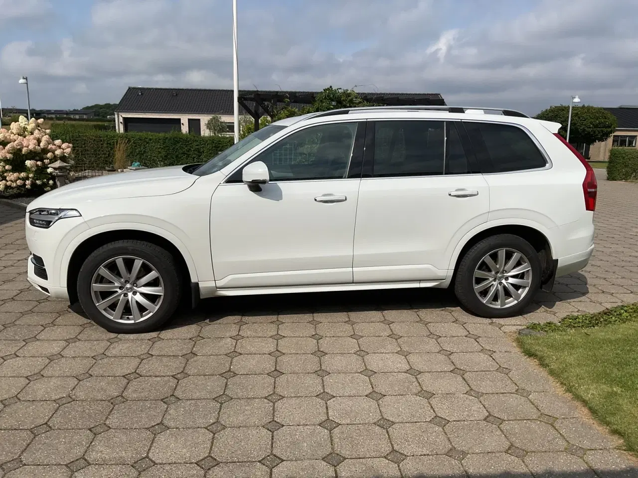 Billede 2 - Volvo XC90 2,0 D5 225 Momentum aut. AWD 7prs