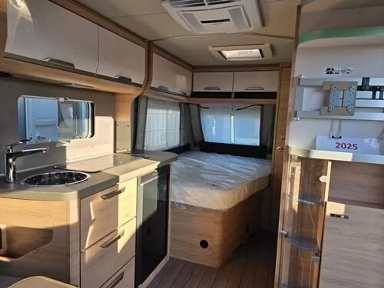 Billede 11 - Knaus Südwind 60 Years 450 FU - EFTERÅRTILBUD - Mover Kr: 1.- Spar 18.698