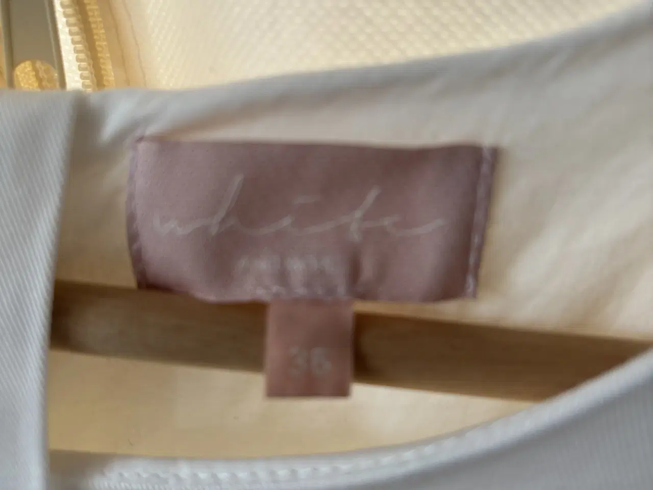 Billede 2 - Konfirmationskjole, str. 36.