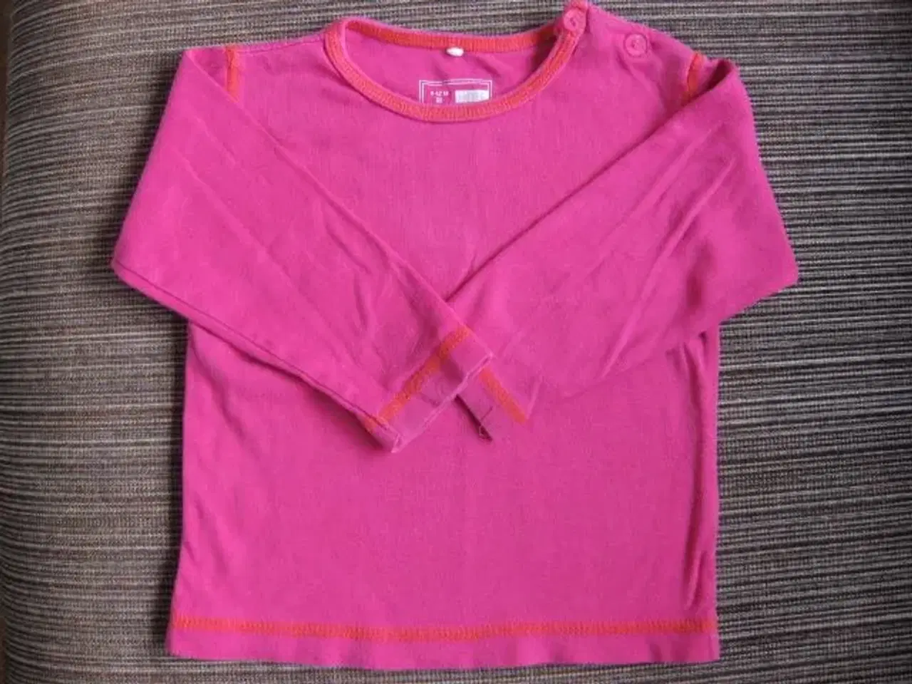 Billede 1 - Str. 80, pinkfarvet bluse