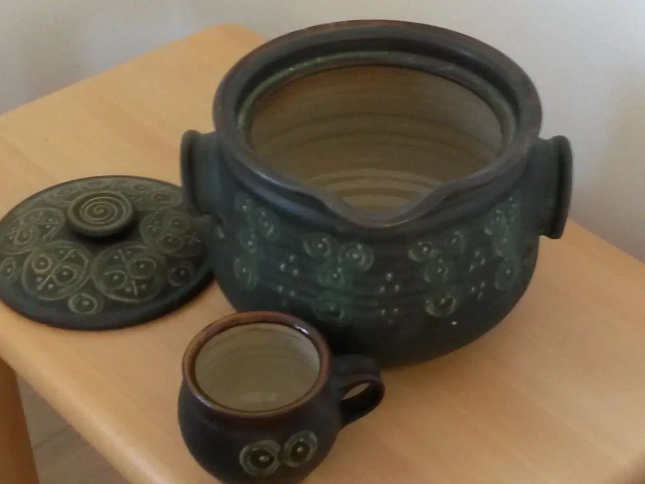 Billede 4 - "Pottehus" keramik skål med låg og krus