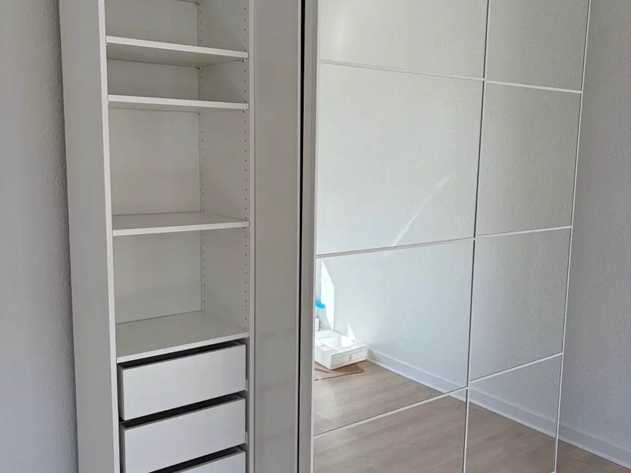 Billede 1 - Lækkert og stort PAX garderobeskab fra IKEA 