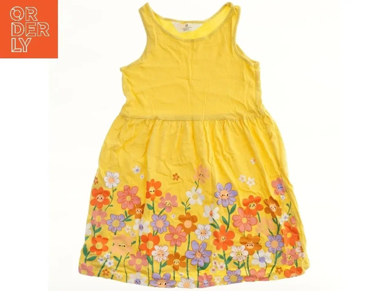 Billede 2 - Børnekjole med blomsterprint fra H&M (str. 122)